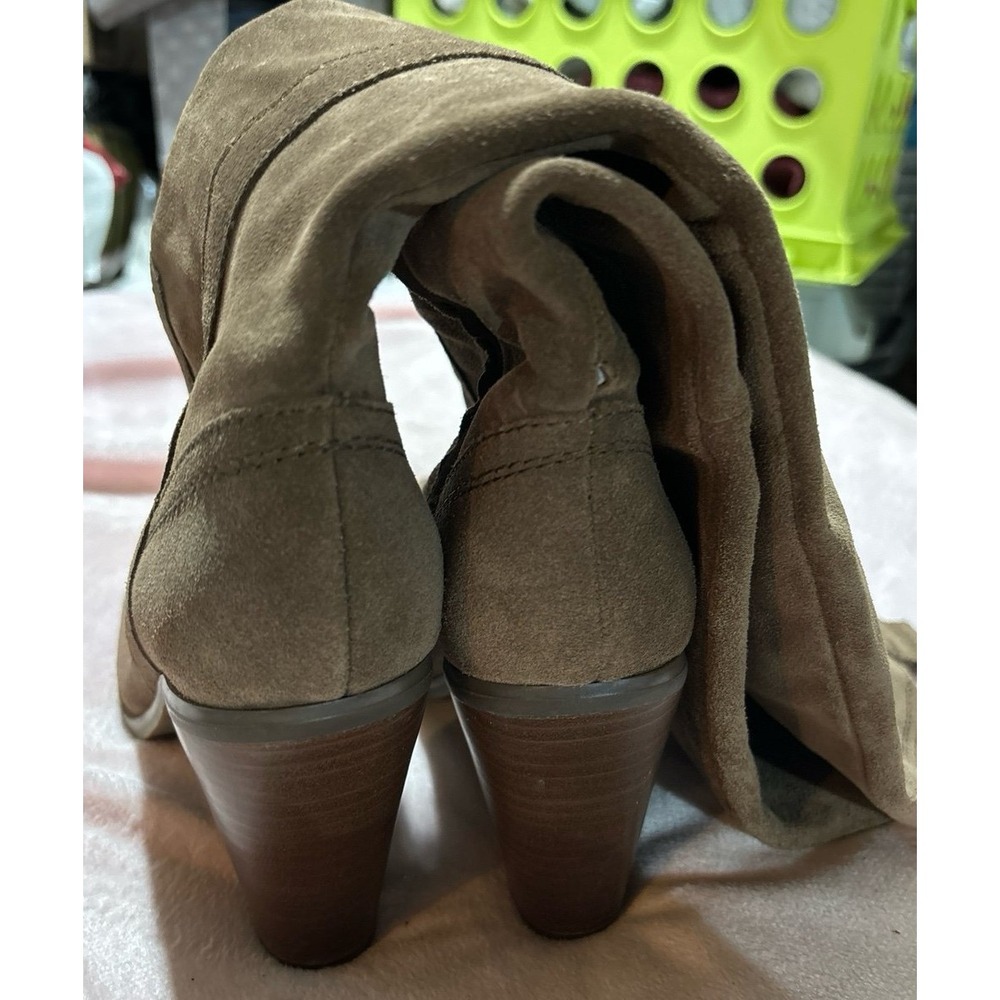 Kenneth Cole Women's Light Brown Suede Leather Knee High Heeled Boots, 6.5 - Picture 4 of 7